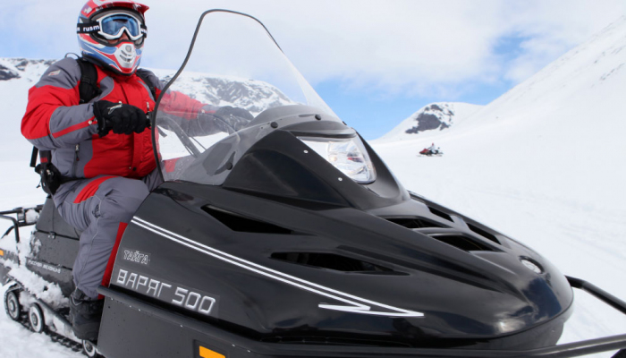 Приемы безопасного управления снегоходом в различных условиях